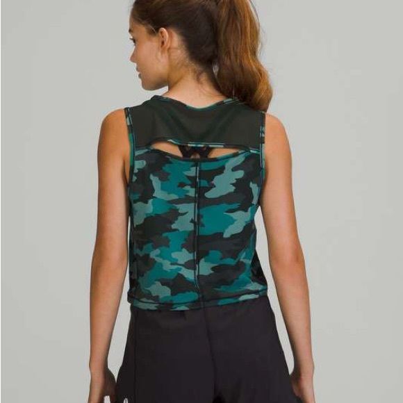 EUC Lululemon Sculpt Cropped Tank Size 4 Teal Camo hctt rnfg - Picture 2 of 6